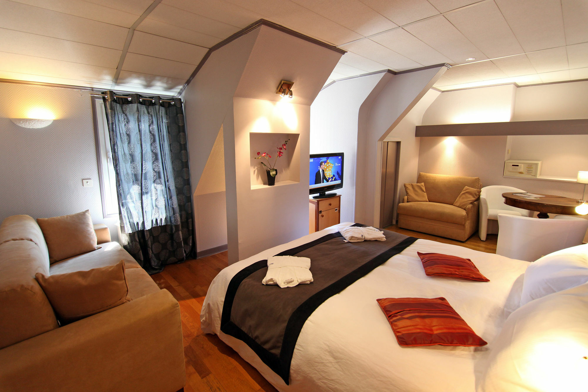 The Originals Boutique, Hotel Du Pont Roupt, Mende Exterior foto